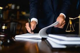 The Difference Between a Public Defender and a DUI Lawyer