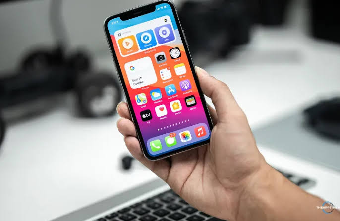 What to Check in App Features and Reviews Before Downloading a Voice App